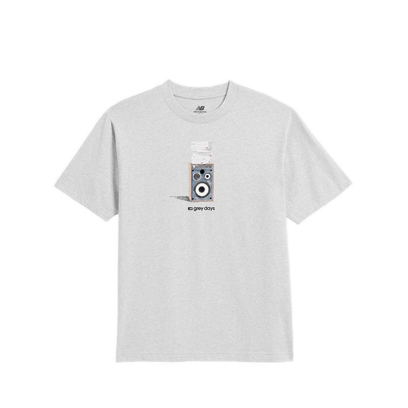 BLESS N° 09オーバーサイズフェイスTシャツグレーL New Balance Grey Days Speaker T-Shirt Mens S/S Top - Grey